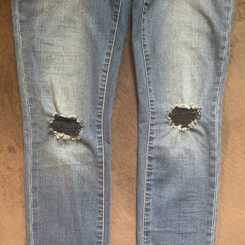 Cute Skinny Cut Jeans - Picture 6 of 6